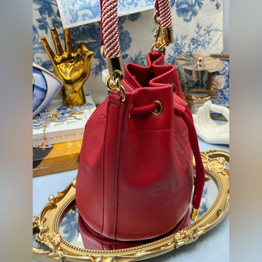 🆕 MARC JACOBS 🧿 NWT The Leather Bucket Bag, Red Leather - Picture 5 of 16